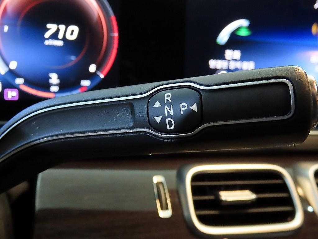 Mercedes Benz GLE Class - Vista 12