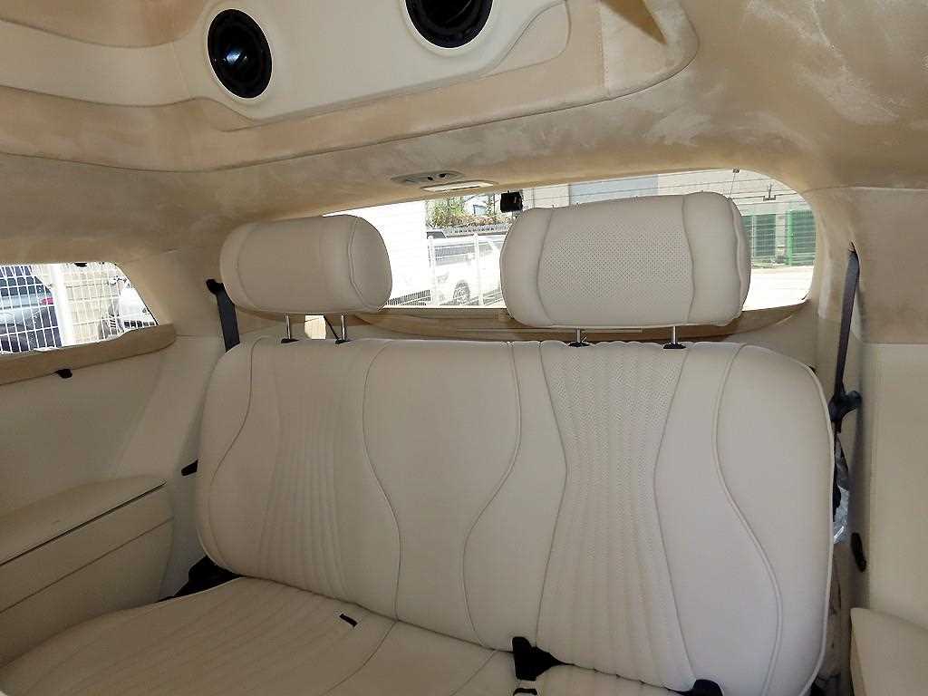 KIA Carnival - Vista 7