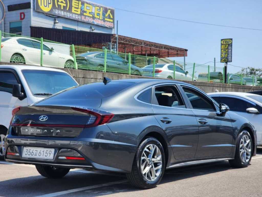 HYUNDAI Sonata - Vista 2