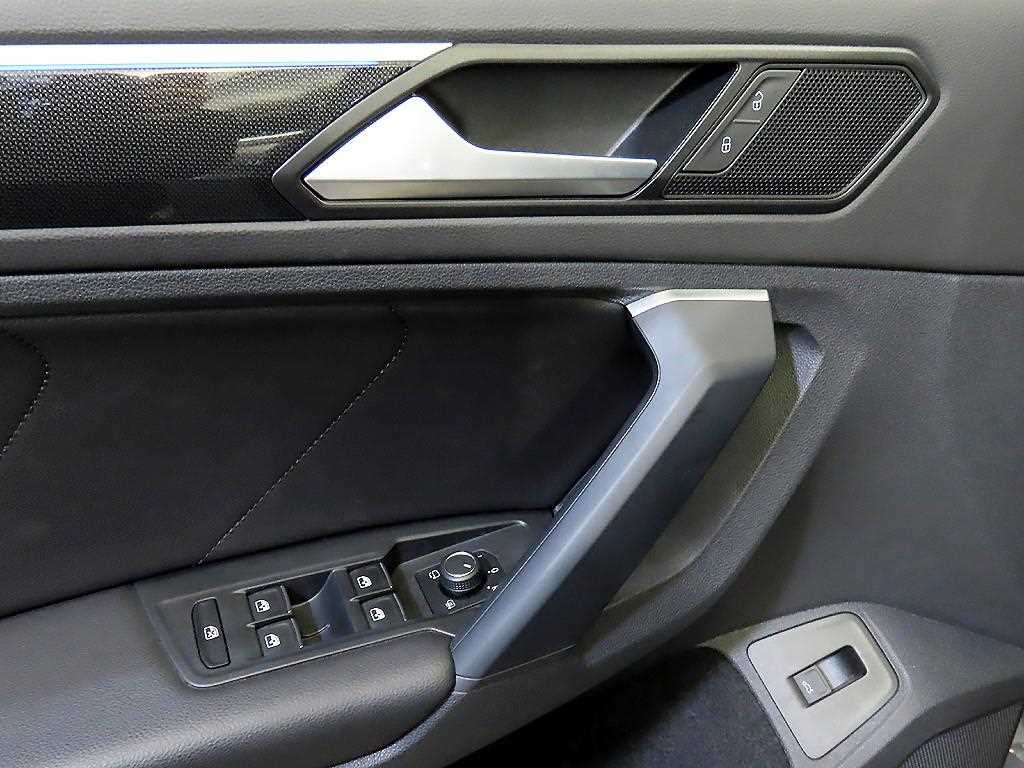 Volkswagen Tiguan 2021 Gris - Importación desde Corea - HF Imports Iquique - Foto 16