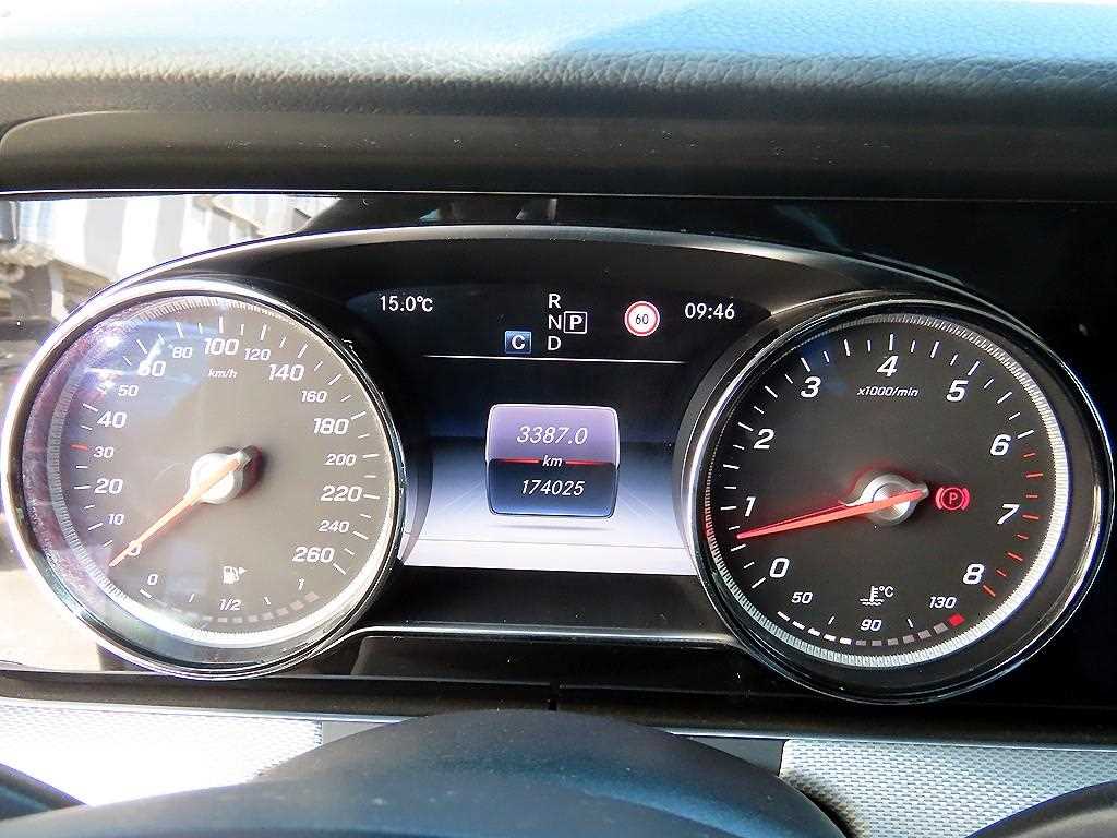 Mercedes Benz E class - Vista 9