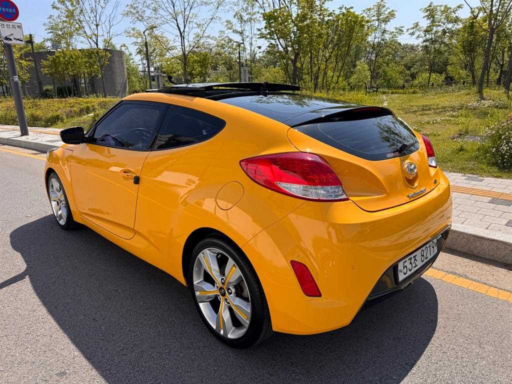 HYUNDAI Veloster - Vista 4