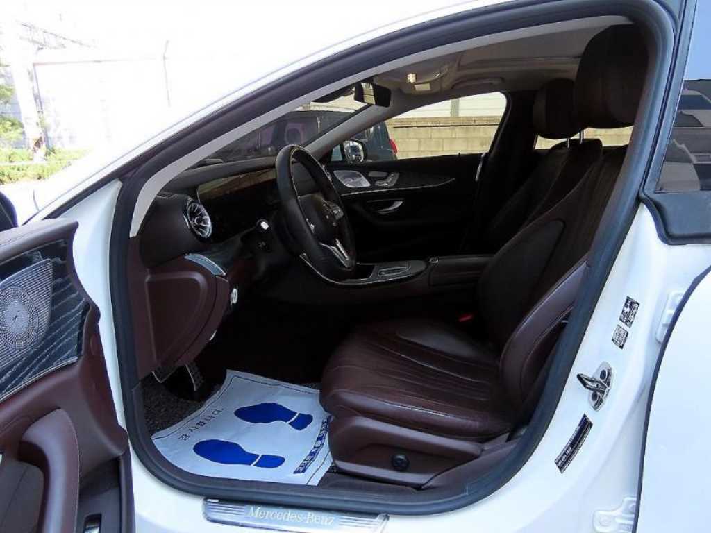 Mercedes Benz CLS Class - Vista 5