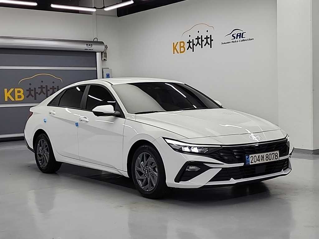 HYUNDAI Avante - Vista 4