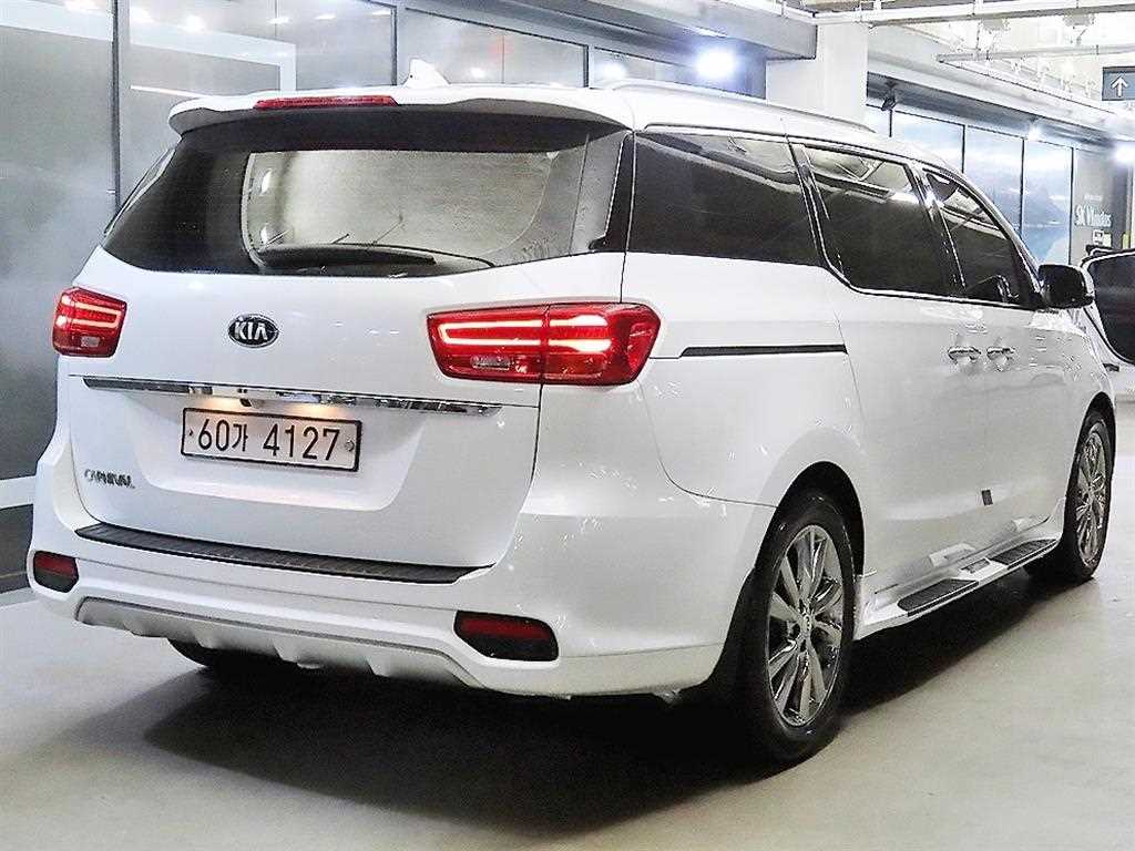 KIA Carnival - Vista 4