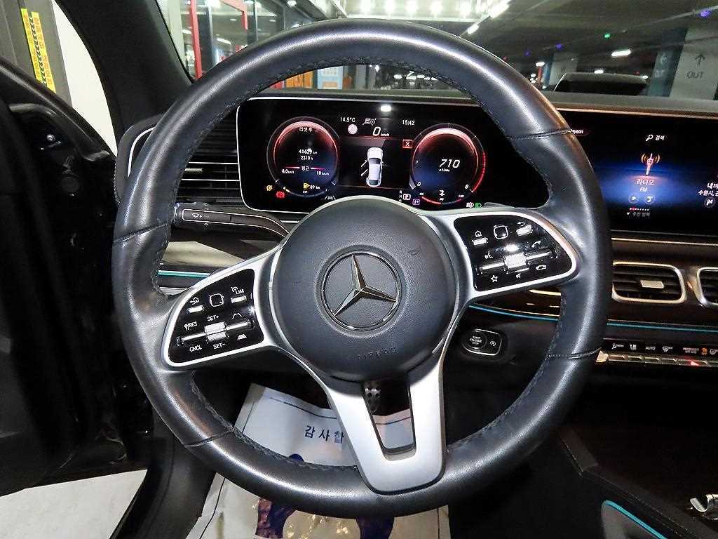 Mercedes Benz GLE Class - Vista 8