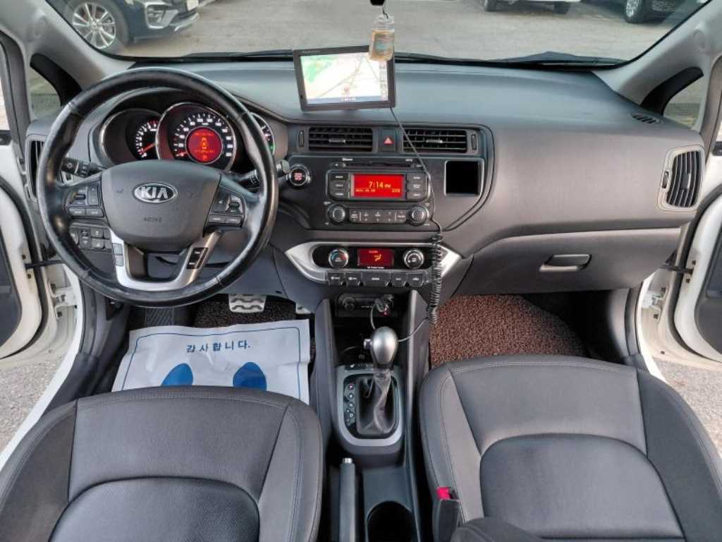 KIA Pride - Vista 10