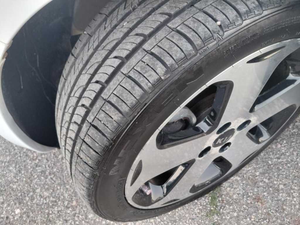 KIA Pride - Vista 6
