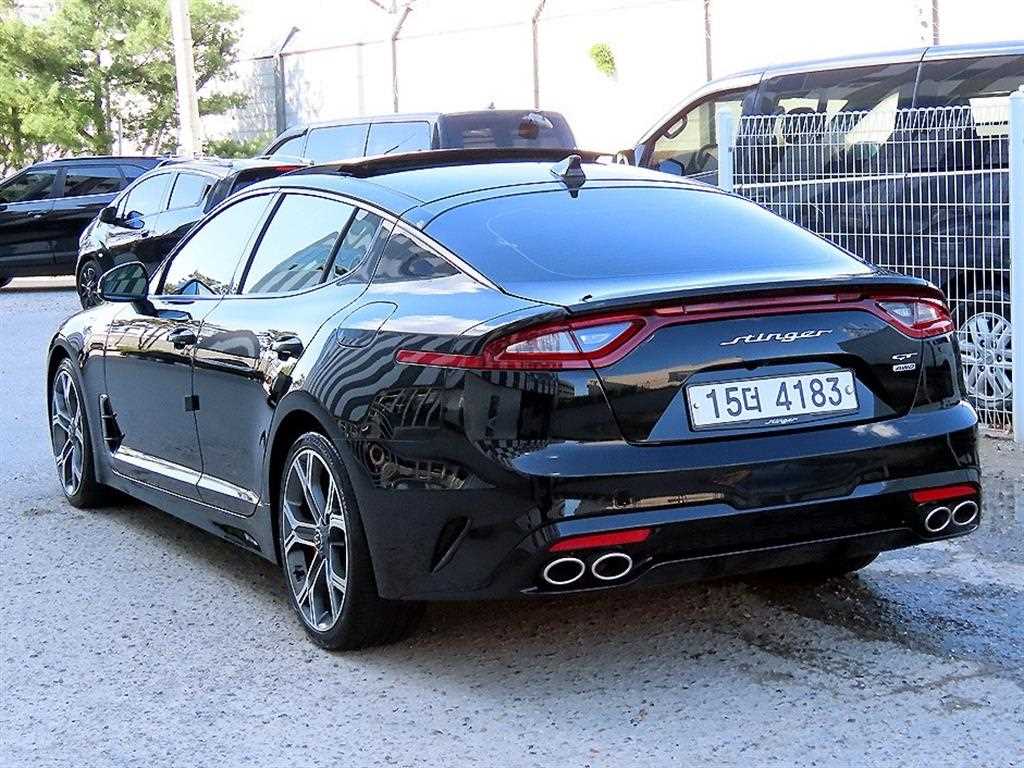 KIA Stinger - Vista 3
