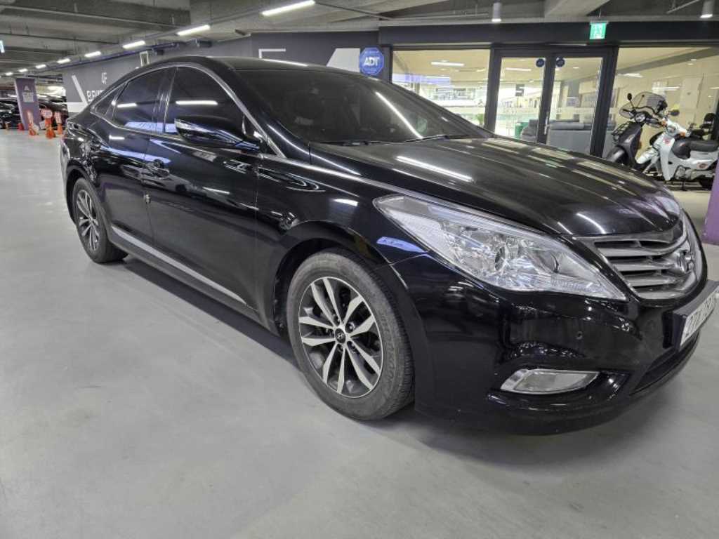 HYUNDAI Grandeur - Vista 2