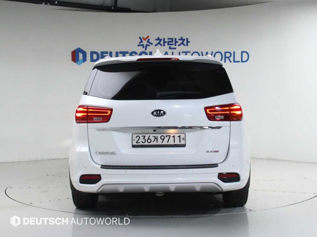 KIA Carnival - Vista 4