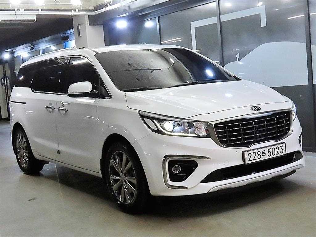 KIA Carnival 2019 Blanco - Importación desde Corea - HF Imports Iquique - Foto 1