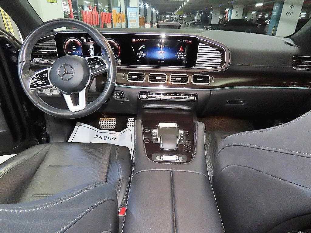 Mercedes Benz GLE Class - Vista 10