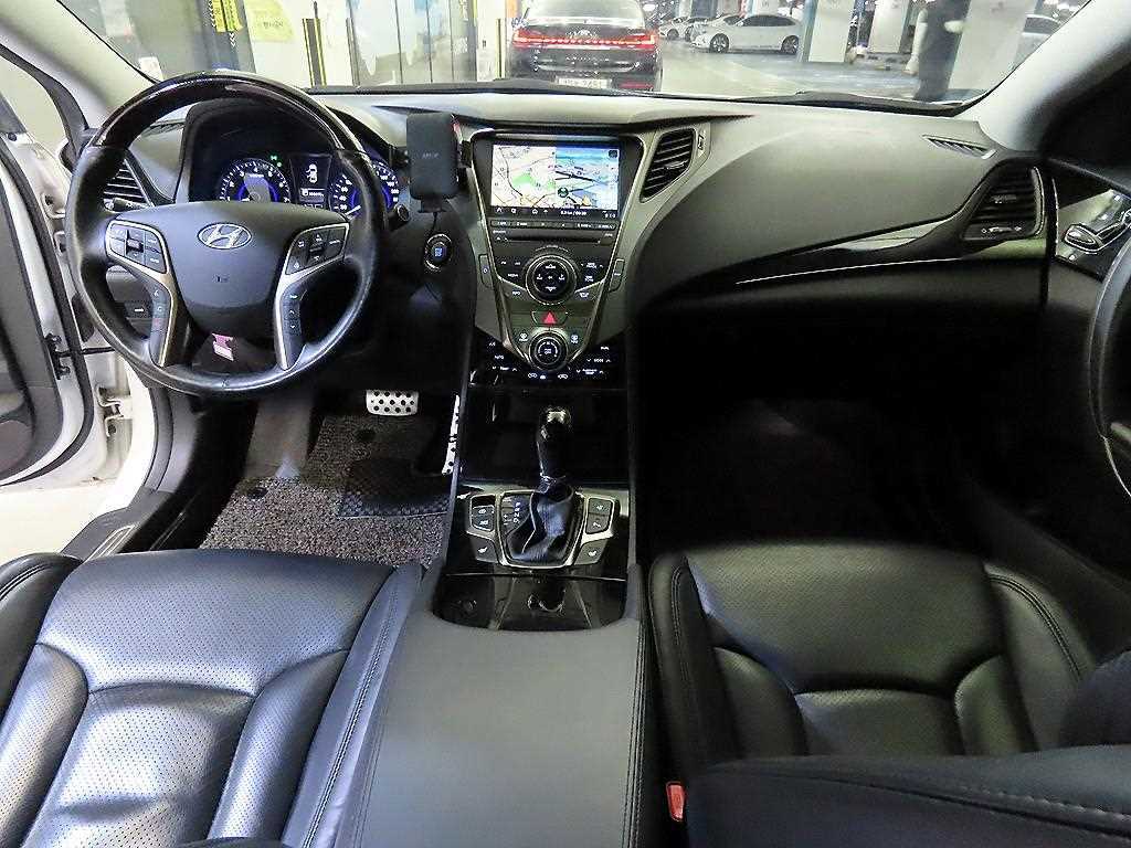 HYUNDAI Grandeur - Vista 10