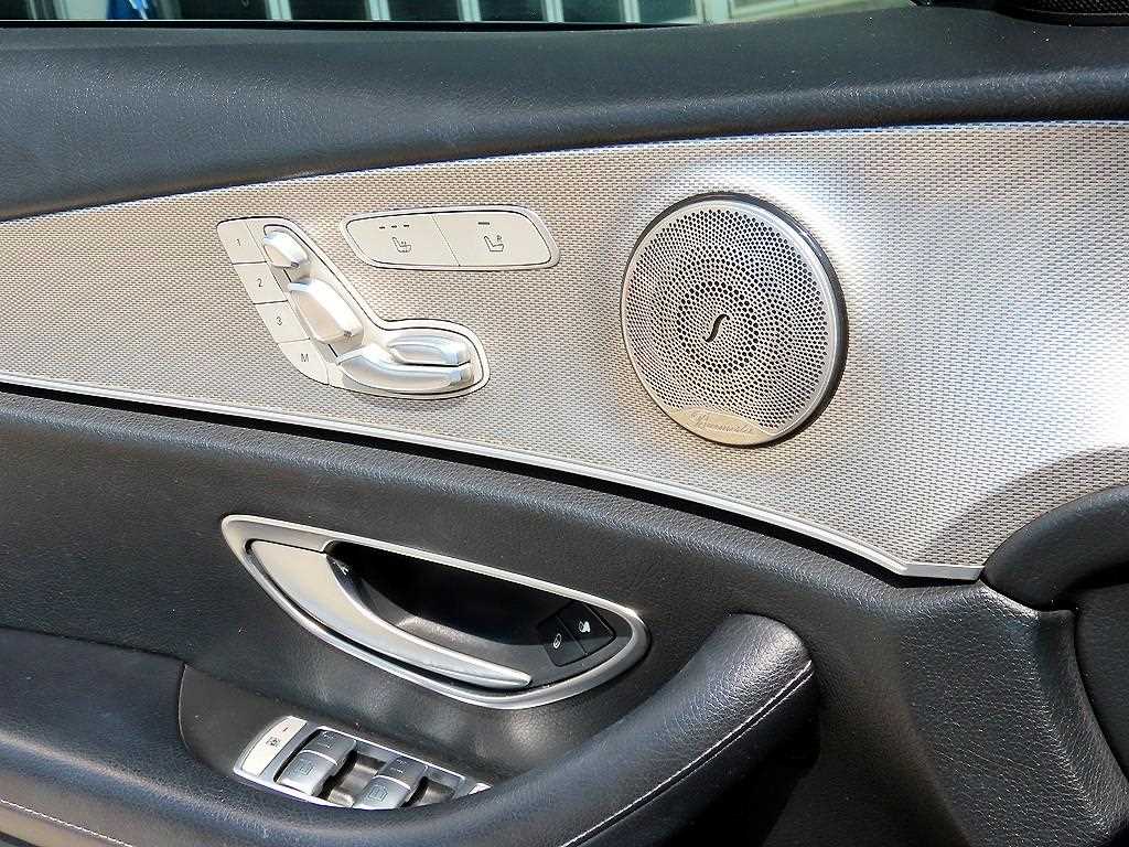 Mercedes Benz E class - Vista 11