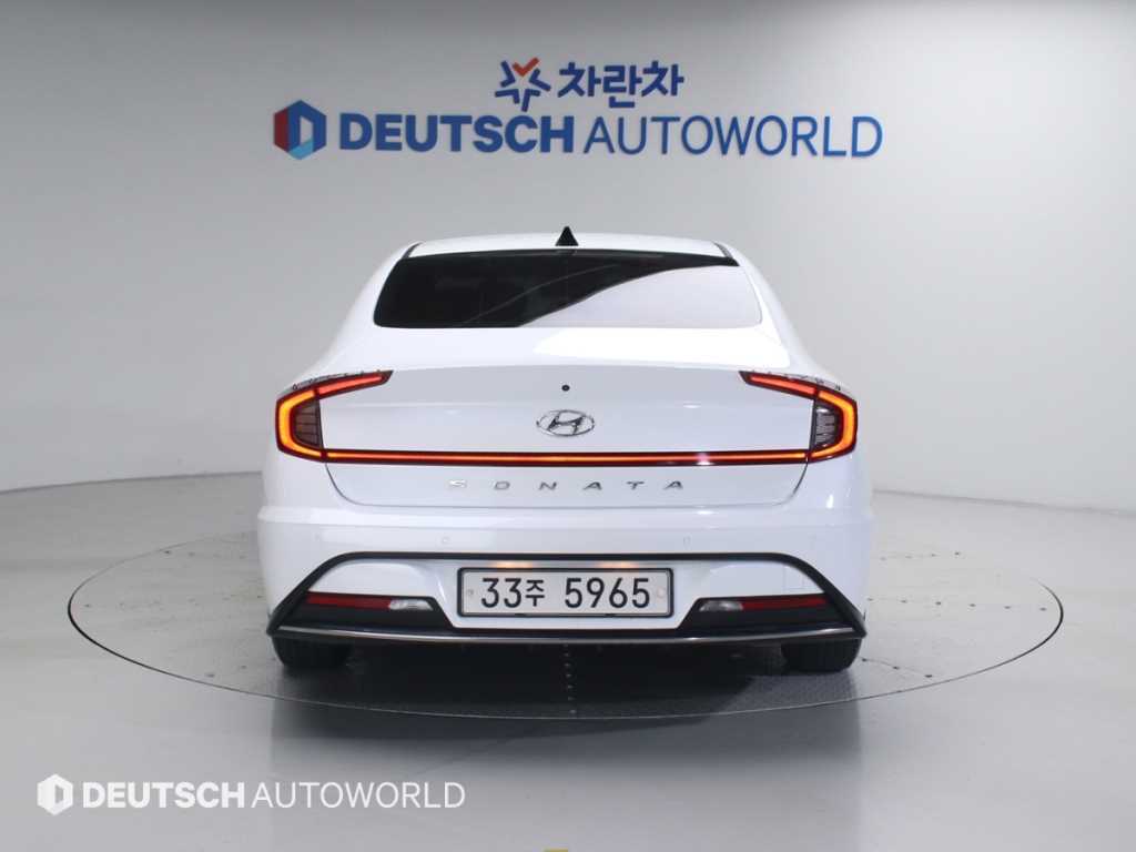 HYUNDAI Sonata - Vista 4