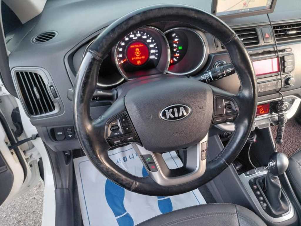 KIA Pride - Vista 11