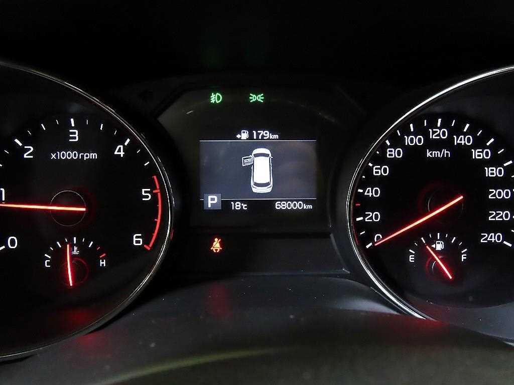 KIA Carnival - Vista 9