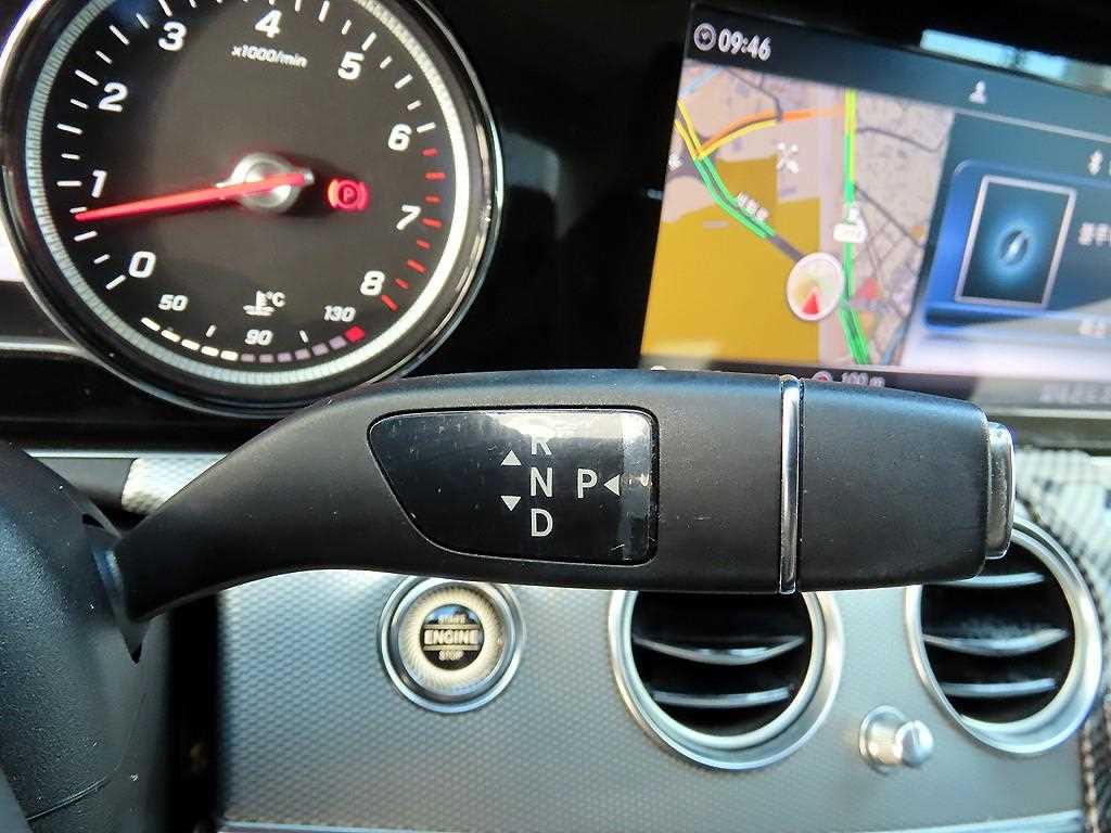 Mercedes Benz E class - Vista 10