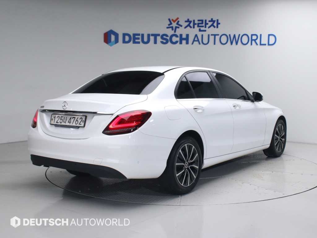 Mercedes Benz C Class - Vista 2