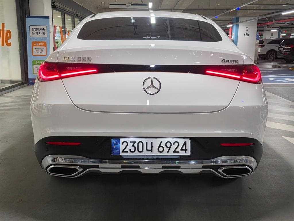 Mercedes Benz GLC Class - Vista 5
