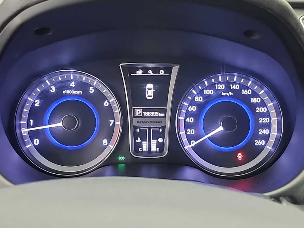HYUNDAI Grandeur - Vista 6