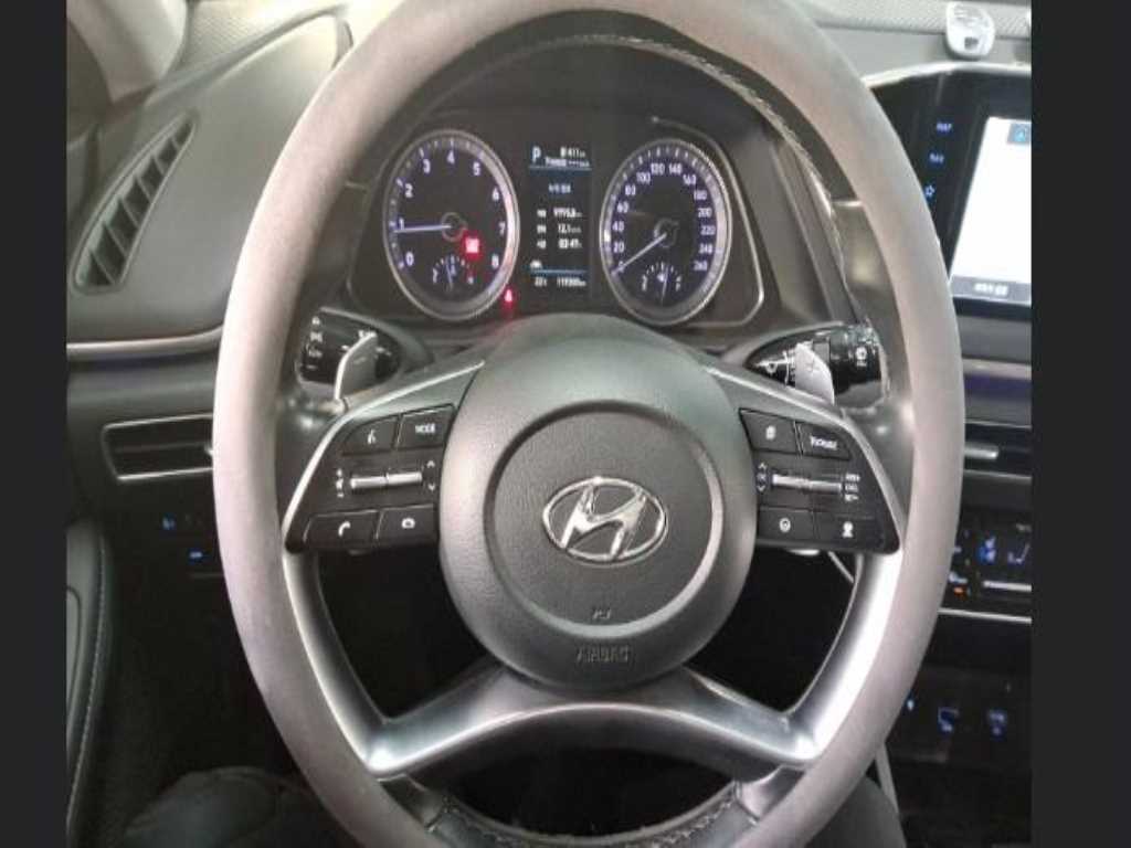 HYUNDAI Sonata - Vista 4