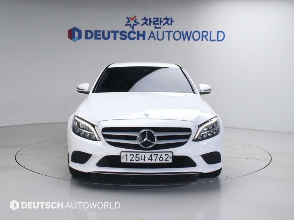Mercedes Benz C Class - Vista 3
