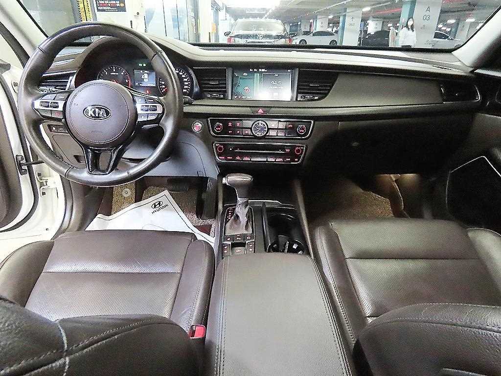 KIA K7 - Vista 10
