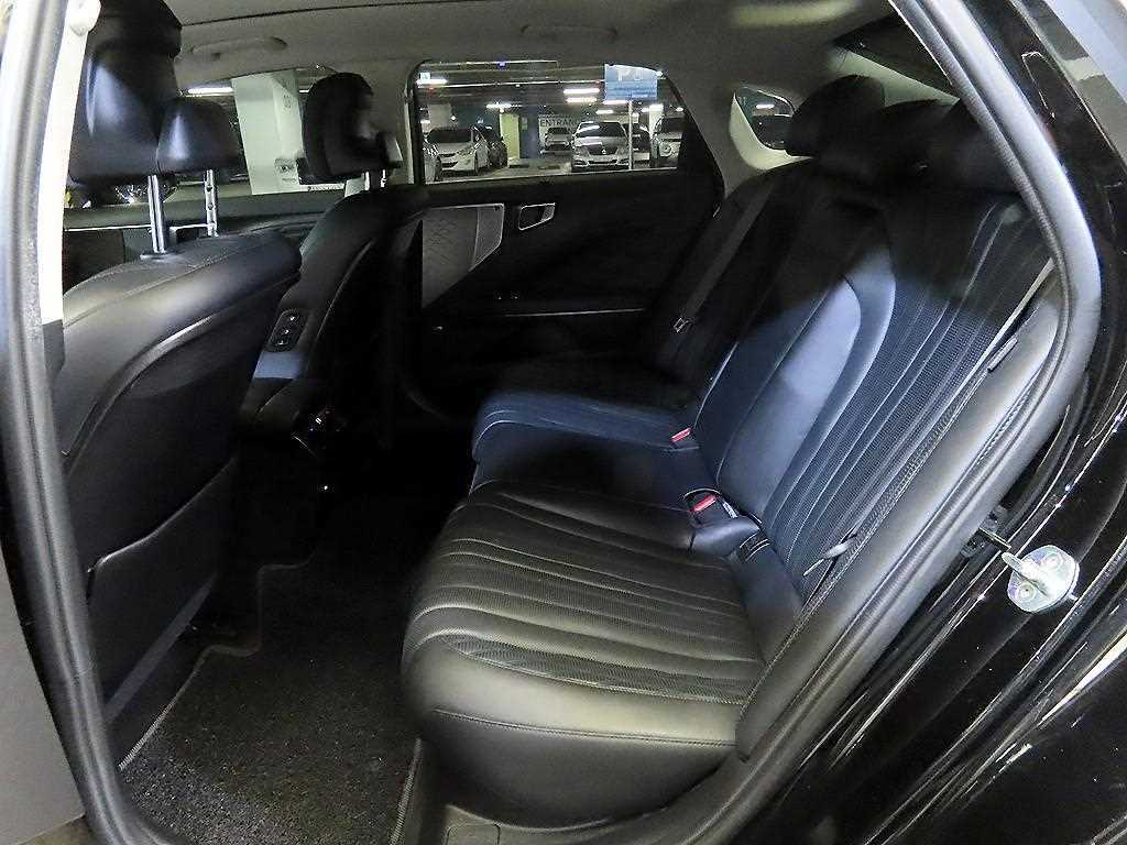 KIA K8 - Vista 7