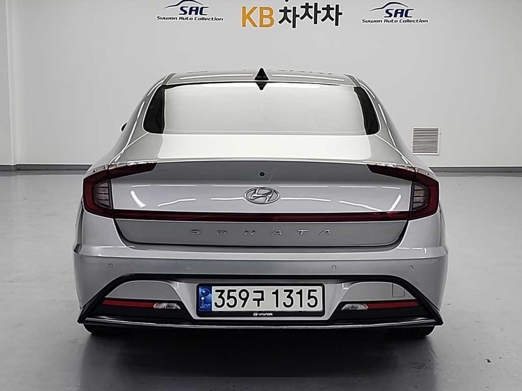 HYUNDAI Sonata - Vista 3