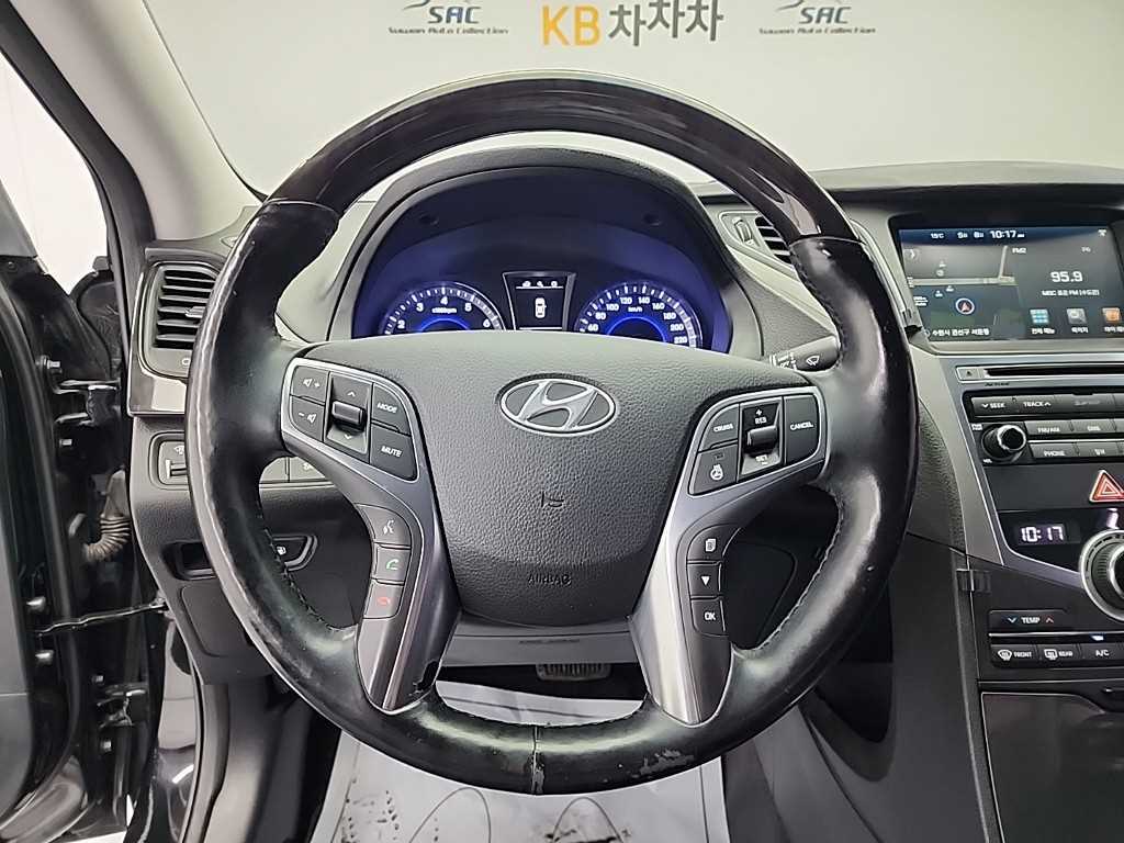 HYUNDAI Grandeur - Vista 9