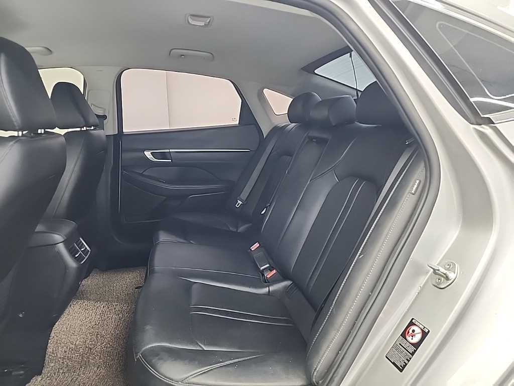 HYUNDAI Sonata - Vista 12
