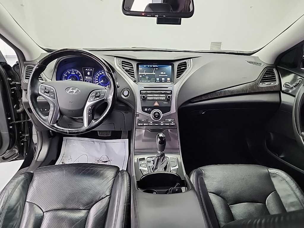 HYUNDAI Grandeur - Vista 7