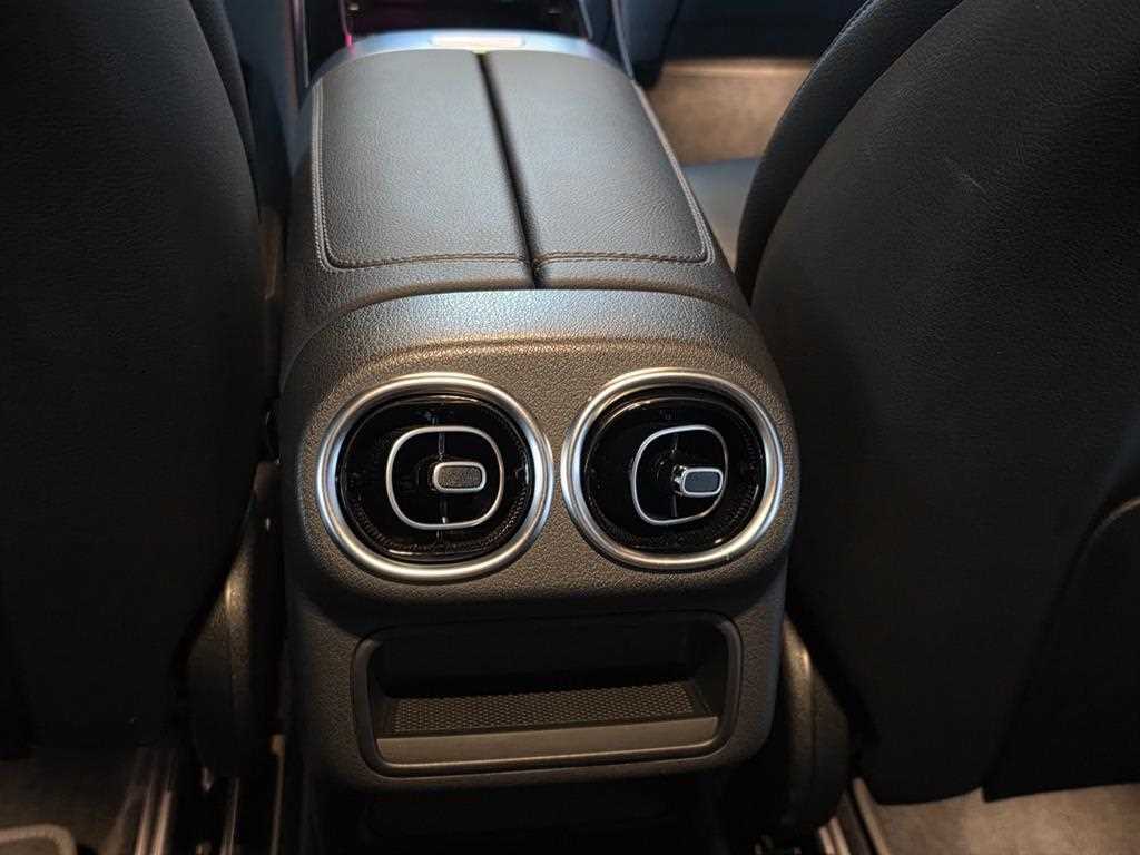 Mercedes Benz GLC Class - Vista 11