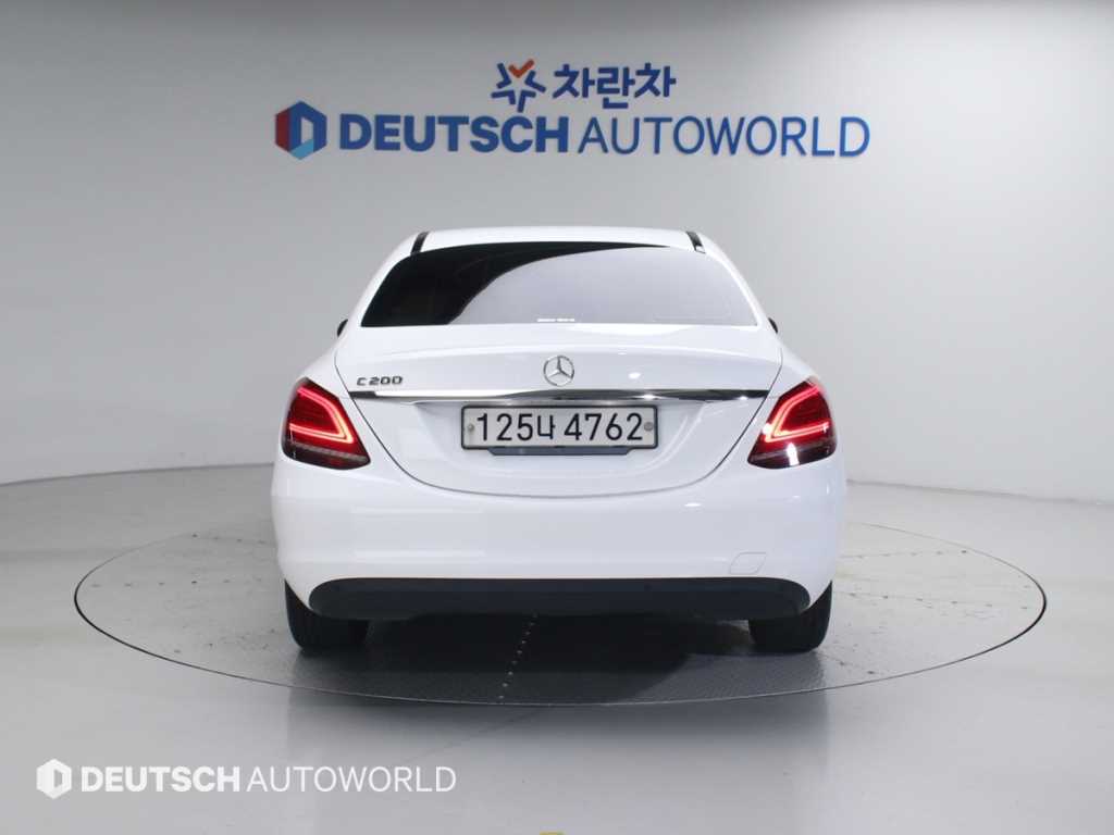 Mercedes Benz C Class - Vista 4