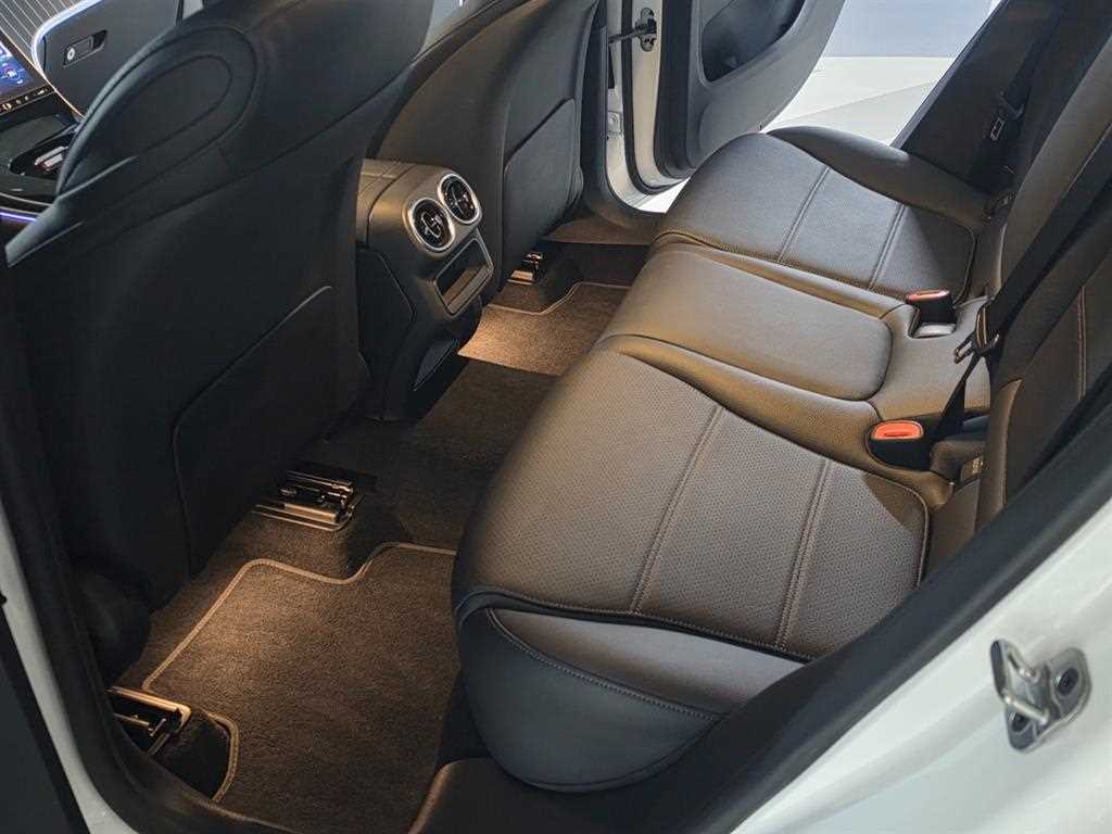 Mercedes Benz GLC Class - Vista 9