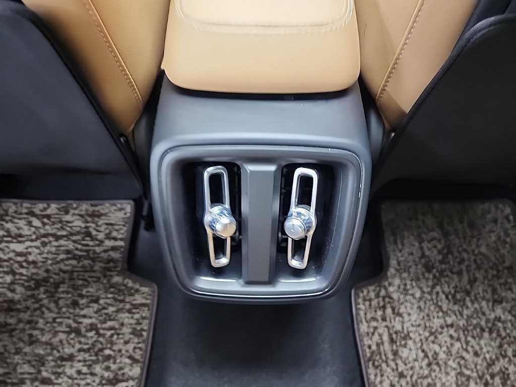 Volvo XC40 2022 - Importación desde Corea - HF Imports Iquique - Foto 13