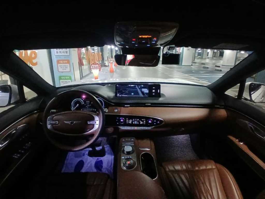 Genesis GV70 - Vista 6