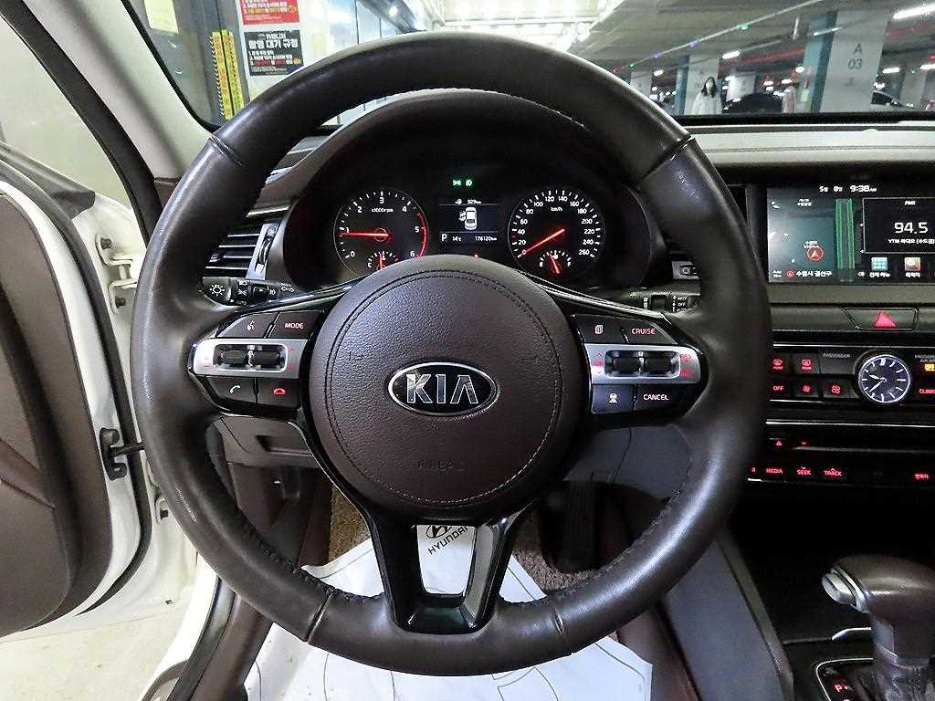 KIA K7 - Vista 8