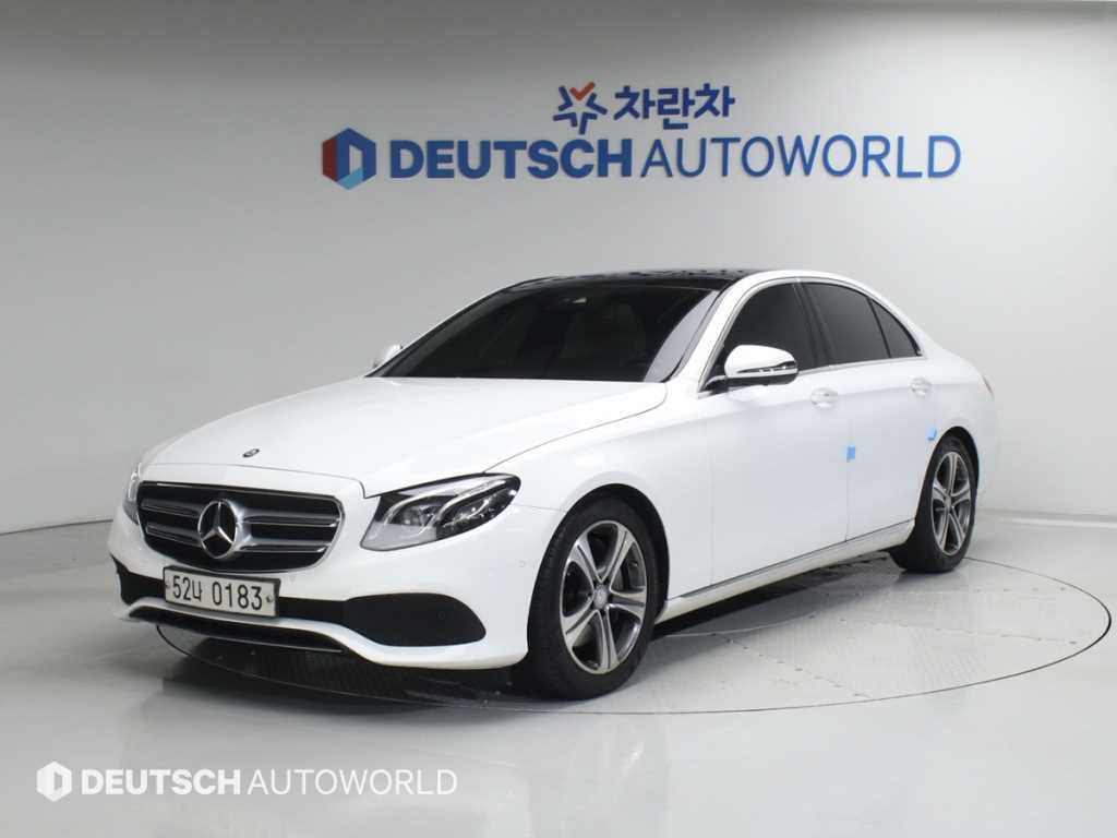 Mercedes Benz E class - Vista 4
