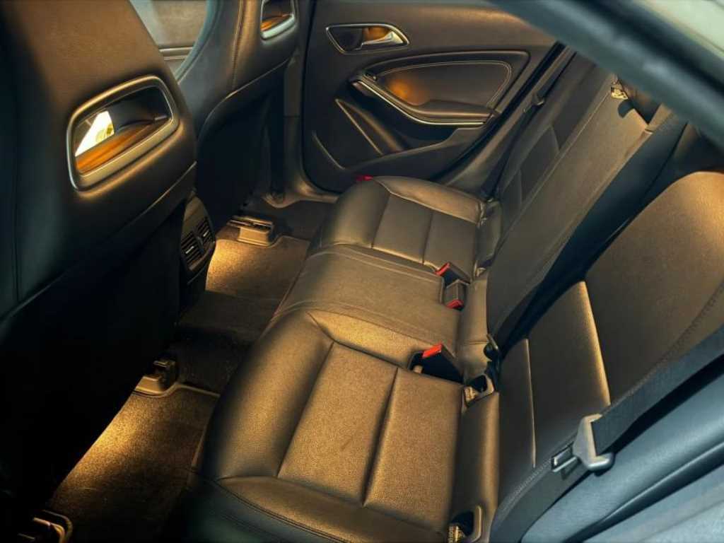 Mercedes Benz CLA Class - Vista 3