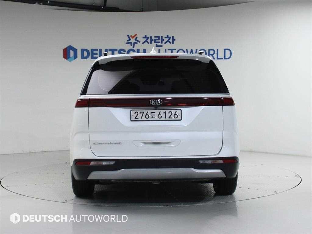 KIA Carnival - Vista 4