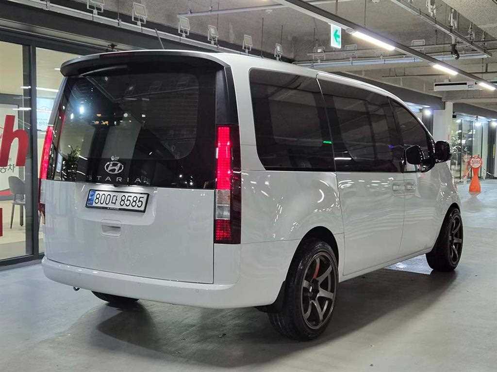 HYUNDAI Staria - Vista 4