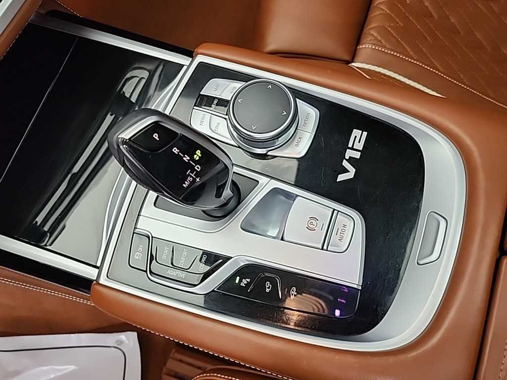 BMW 7 Series - Vista 8