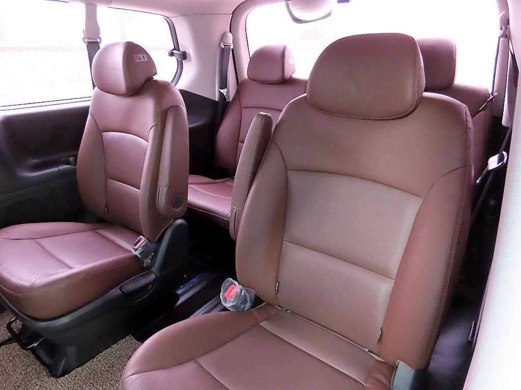HYUNDAI Starex - Vista 7