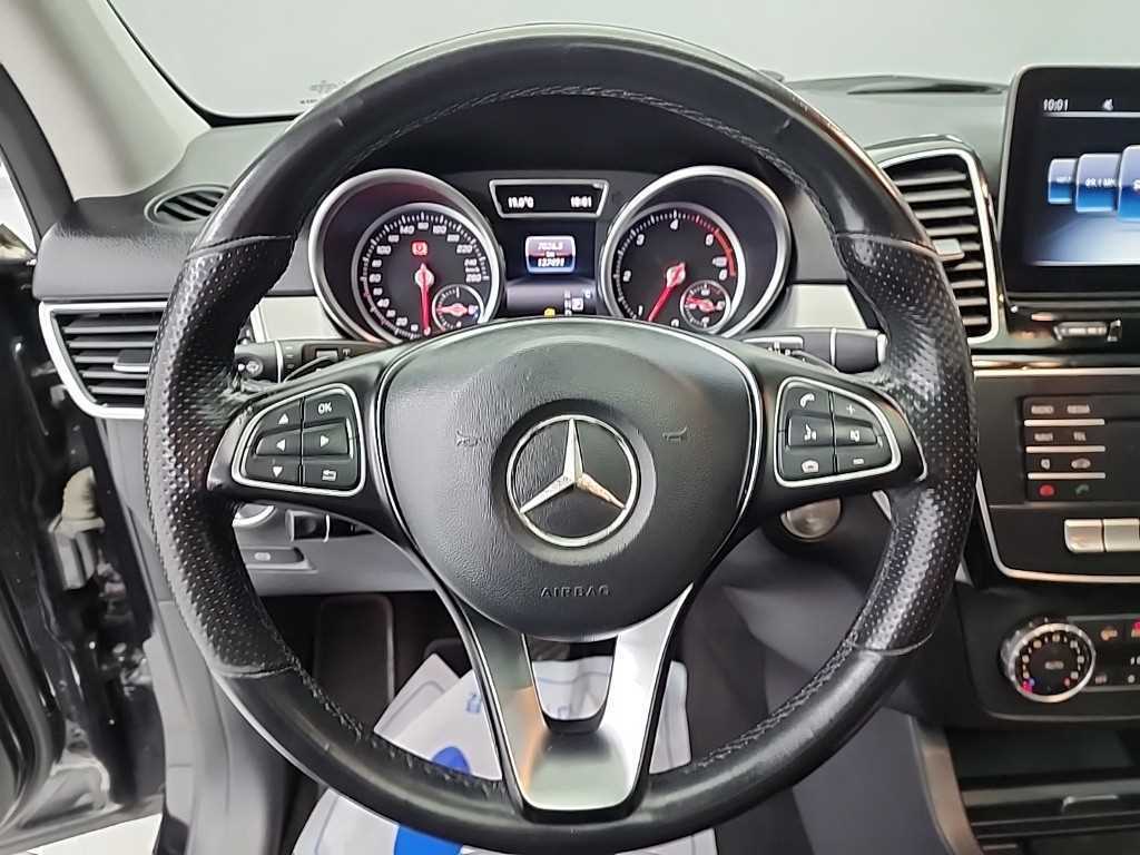 Mercedes Benz GLE Class - Vista 9