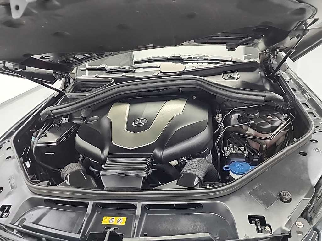 Mercedes Benz GLE Class - Vista 5