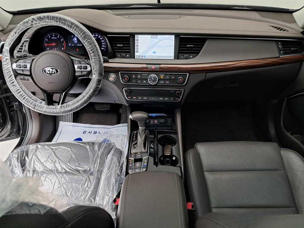 KIA K7 - Vista 6