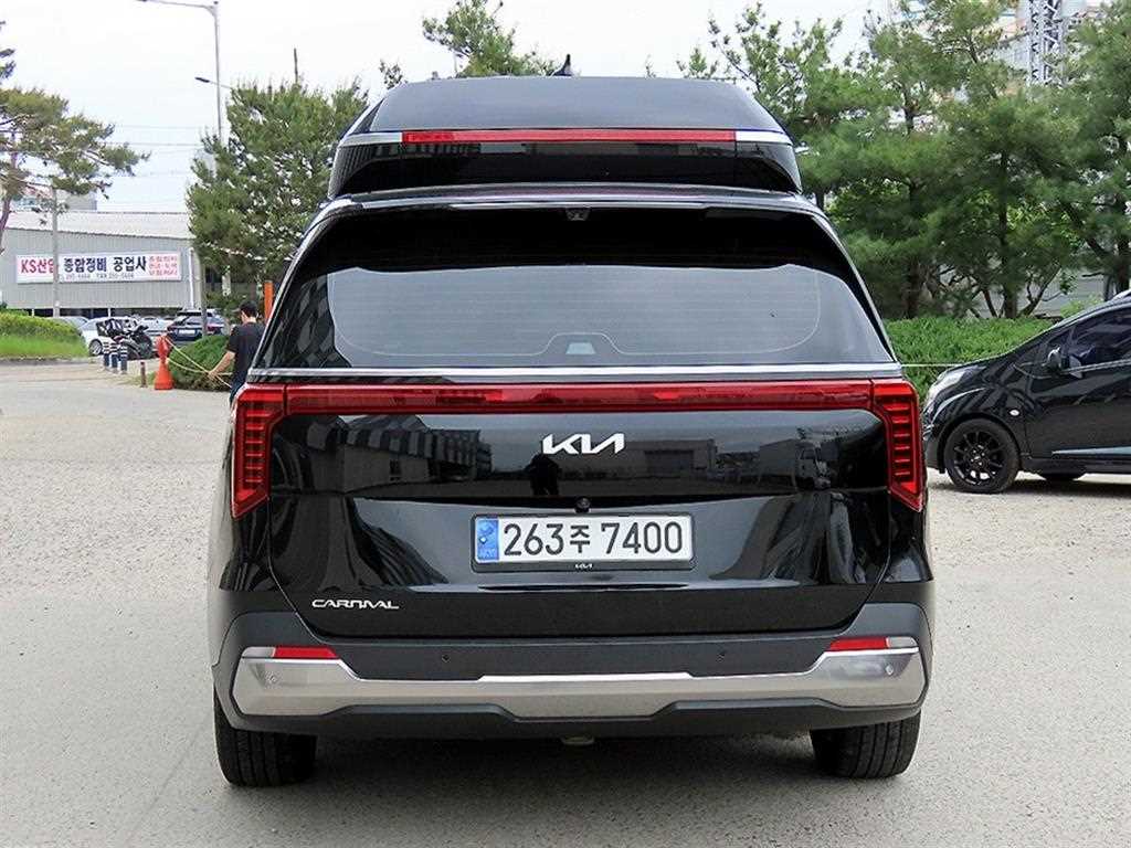 KIA Carnival - Vista 4